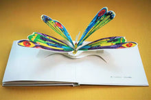 Load image into Gallery viewer, The Very Hungry Caterpillar 3D Pop Up Book (In Mandarin)